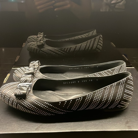 Salvatore Ferragamo black leather flats with silver studds all over. - Picture 7 of 8